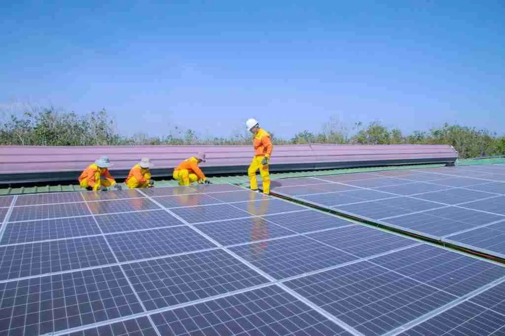 Energías Renovables, energía solar fotovoltaica - instalación de paneles solares - trabajo verde - trabajo digno - trabajo decente - Knowlergy Consulting Group - Negocios Latinoamérica