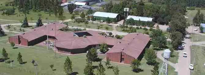 Estación Experimental "Wilson Ferreira Aldunate" - INIA Las Brujas 1 La Estación Experimental "Wilson Ferreira Aldunate", INIA Las Brujas, se encuentra ubicada al suroeste del departamento de Canelones, en el paraje denominado Rincón del Colorado.