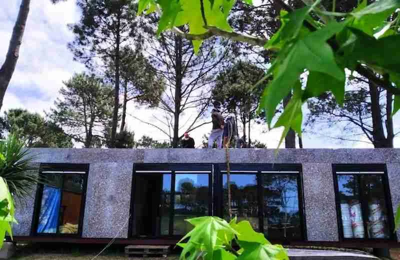 URUPLAC la madera ecológica. Esta es una nueva industria de reciclado que genera mano de obra y a la vez devuelve una infinidad de recursos como viviendas sostenibles y a las áreas que más necesitan, viviendas de bajos costos a mitad de precio que el actual.
