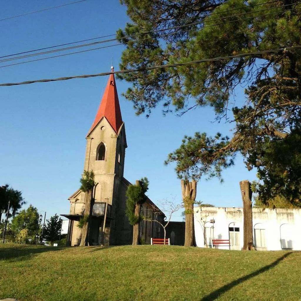 Primer Templo de La Colonia Suiza -hoy Nueva Helvecia- lugar de cultos de evangélicos y católicos