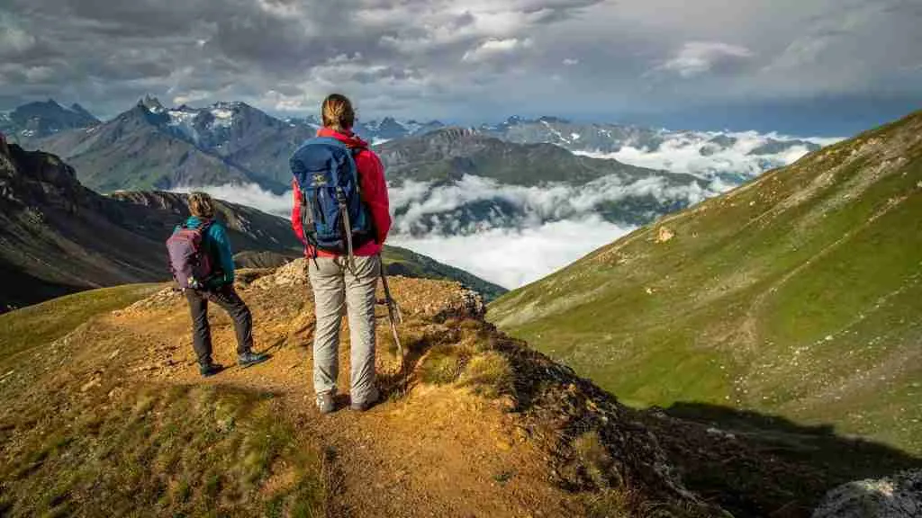 Trekking y Senderismo. Disfruta la naturaleza en familia. haga turismo responsable. Cuide y proteja nuestro planeta, el hogar de todos.