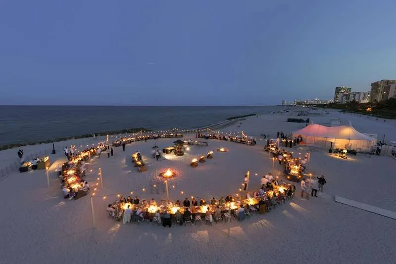 FAENA ART celebró 12 años de apoyo a las artes con SONNET 18 5 FAENA ART celebró 12 años de apoyo a las artes con SONNET 18: Spring Fundraising Dinner en FAENA Miami Beach que incluyó una presentación especial de John Legend.